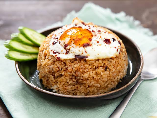nasi goreng makanan khas indonesia