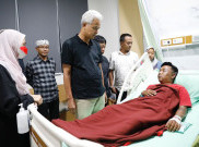 Jenguk Relawan Korban Penganiayaan, Ganjar Ingatkan Tidak Main Hakim Sendiri