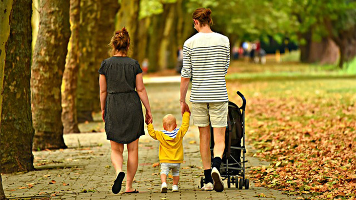Ciptakan Lingkungan Positif dengan Authoritative Parenting
