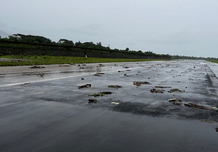 Kebanjiran, Landasan Pacu Bandara Oesman Sidik Ditutup Hingga Besok