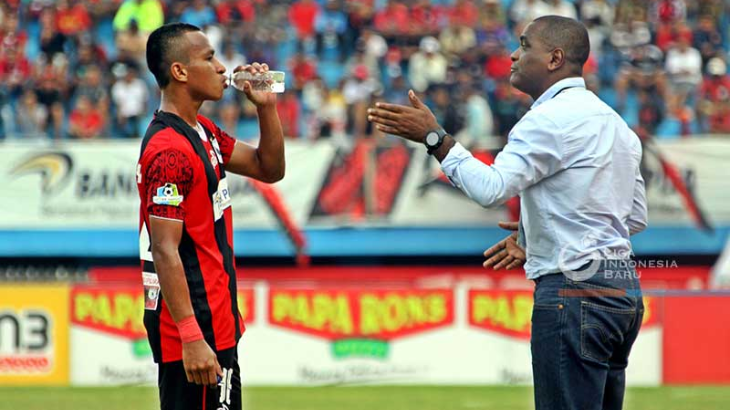 Pelatih Persipura Siapkan Stretegi Khusus Hadapi MU