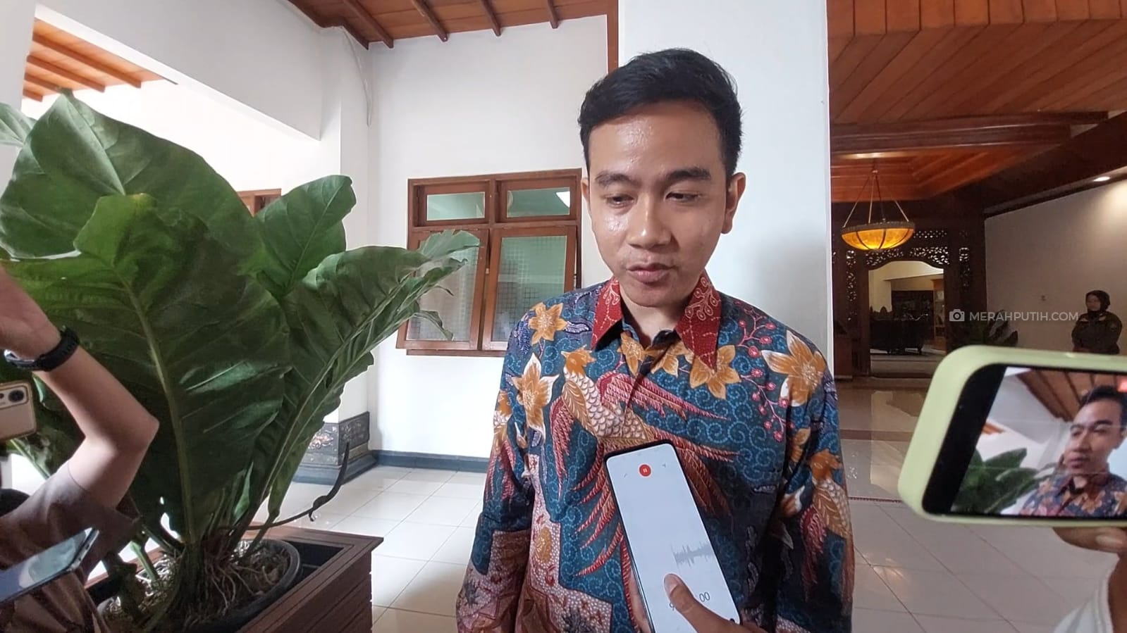 Absen Pengumuman Cawapres Prabowo, Gibran: Saya Selesaikan Pekerjaan di Solo