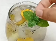 Hempas Dahaga saat Berbuka Puasa dengan Segarnya 'Lemongrass Basil Iced'