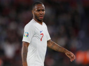 Sterling Gemilang, Tapi Belum Setara dengan Messi dan Ronaldo