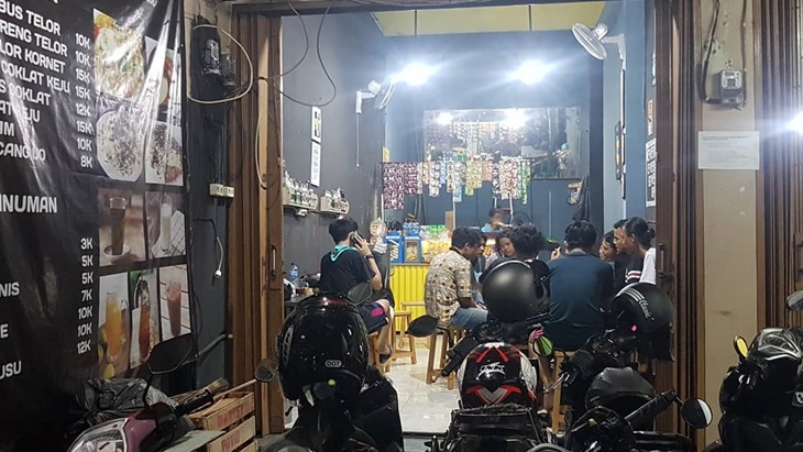 Mas-Mas Warung, Sohibnya Anak Tongkrongan