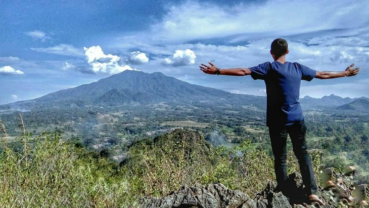 Berswafoto di Puncak Marajo. (Instagram/@sudutpayakumbuh)