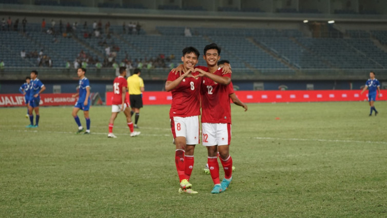 Selebrasi Witan Sulaeman dan Pratama Arhan. (PSSI)