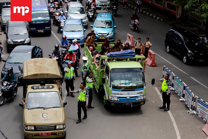 Mengindari Bentrok Susulan Pelajar Tangerang Dipulangkan Lebih Awal
