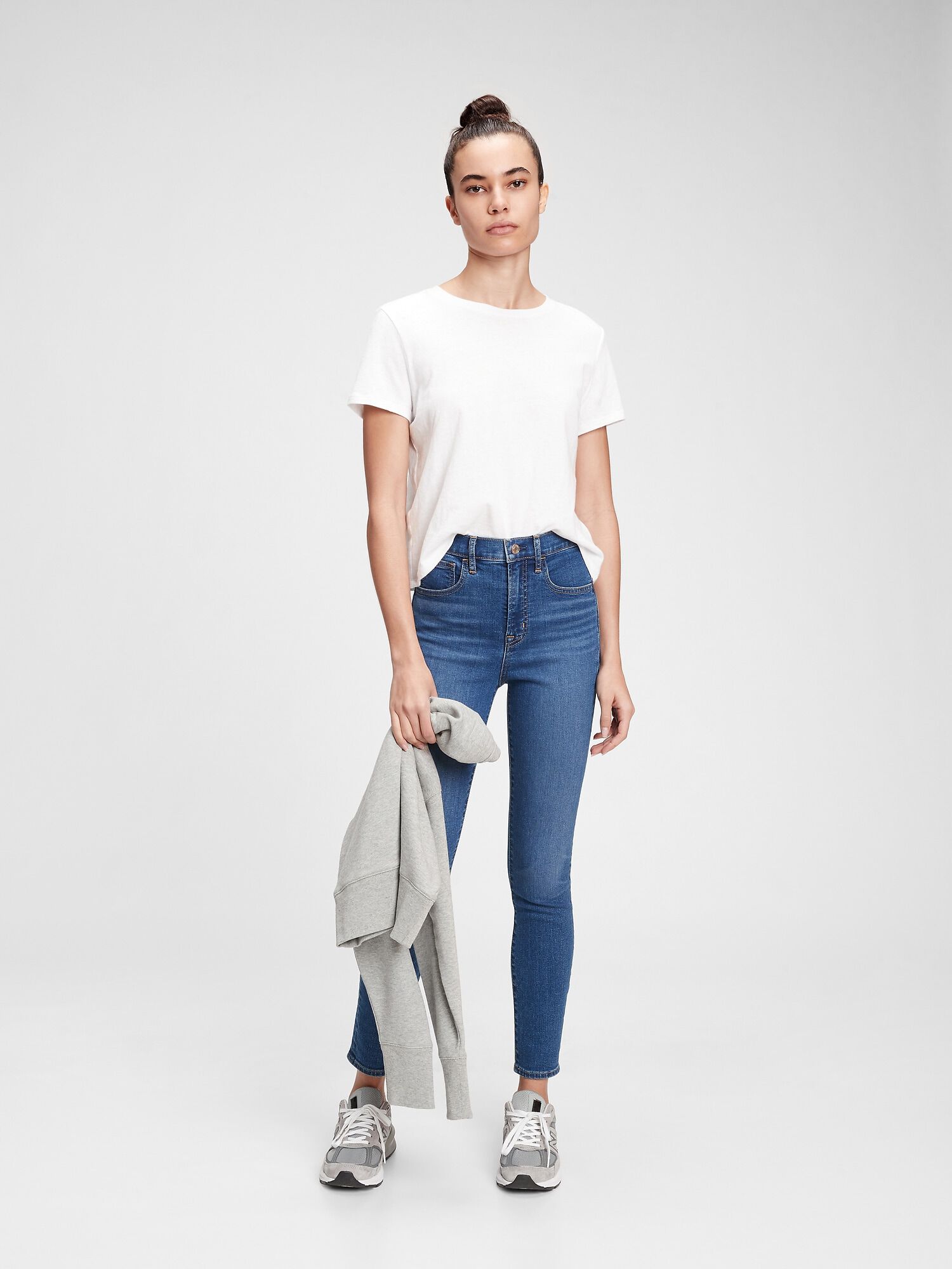 dari Gap pada varian high-rise true skinny jeans.   (Foto Gap) 