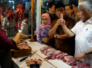 Mendag dan Kang Emil Sidak ke Pasar Kosambi