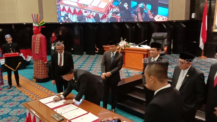 DPRD Bersama Anies Setujui Kenaikan Tarif BBNKB 2,5 Persen