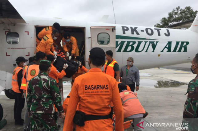 'Black Box' Rimbun Air Ditemukan, Segera Dibawa ke Timika