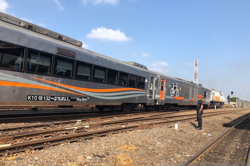 Kereta api melintas di wilayah kerja PT KAI Daerah Operasi 6 Yogyakarta, 21 Agustus 2019 (Eka AR)