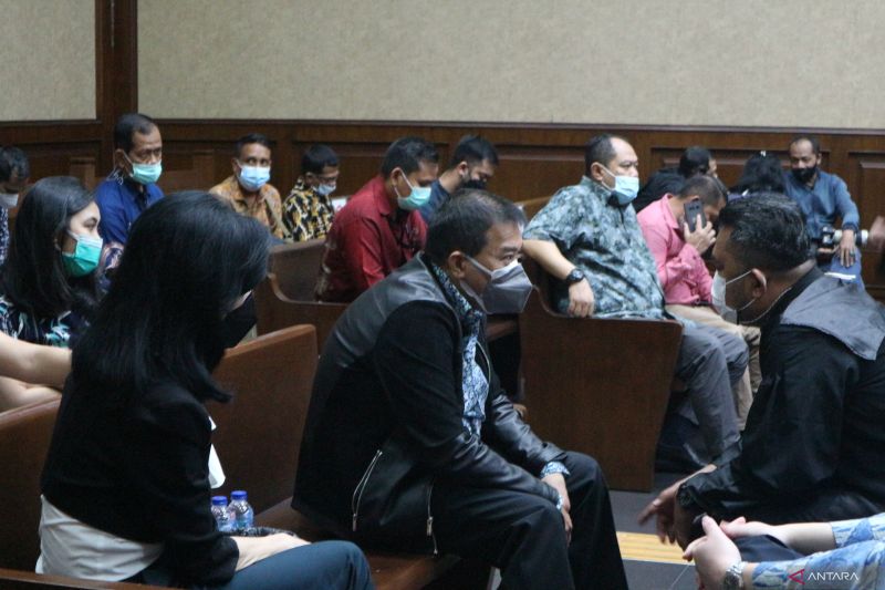 Tiga Terdakwa Korupsi Tanah Munjul Divonis 6 dan 7 Tahun Penjara