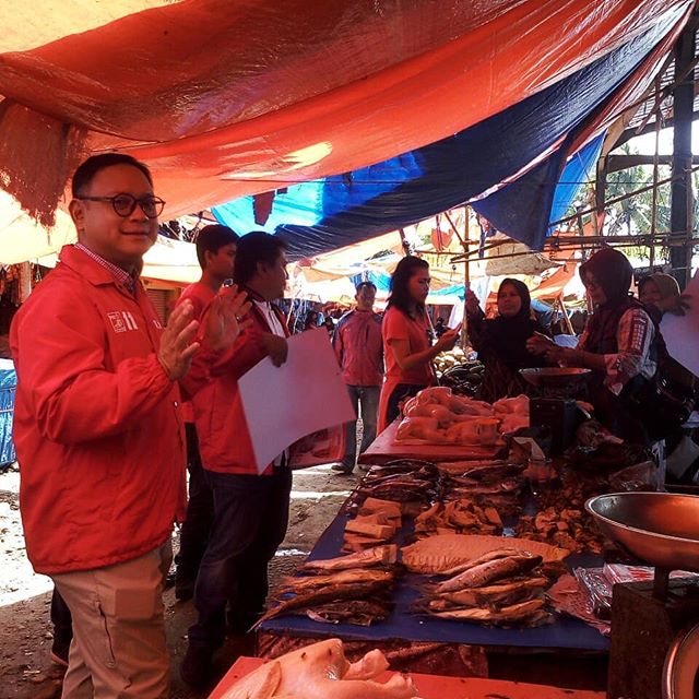 Daniel Simeon Tumiwa, Juru bicara Partai Solidaritas Indonesia (PSI) bidang Ekonomi Digital dan E-Commerce.