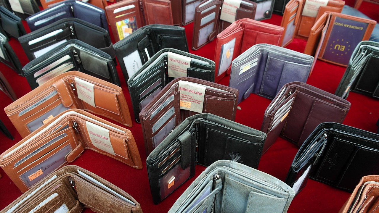 Sebelum Membeli, Ketahui Dulu Tipe-Tipe Dompet Kulit