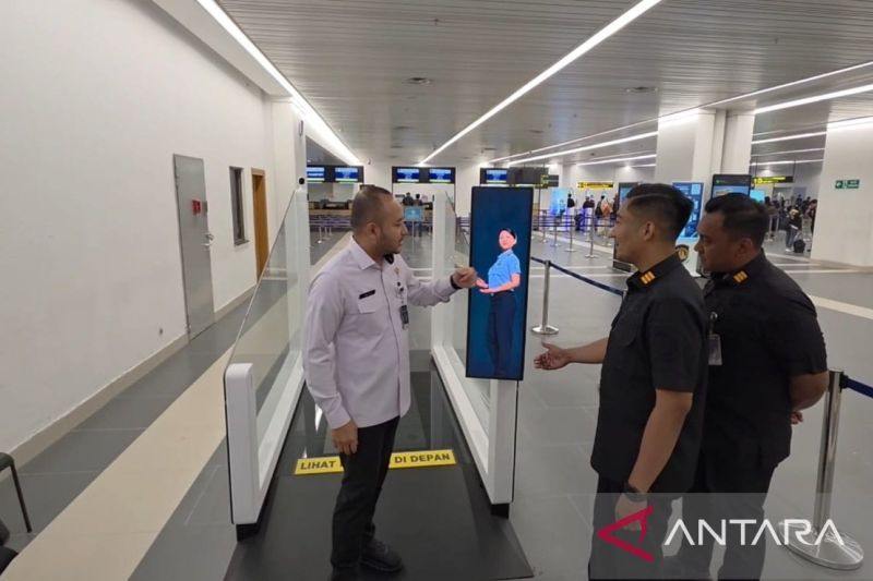 Terkini, Penumpang Bandara Hanya Butuhkan Waktu 3 Detik Lakukan Pemeriksaan Imigrasi