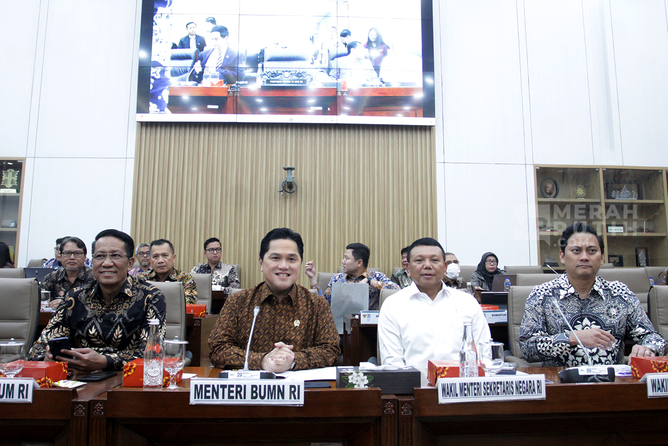 Raker Menteri BUMN dan Menteri Hukum dengan Komisi VI DPR Bahas RUU BUMN