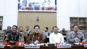 Raker Menteri BUMN dan Menteri Hukum dengan Komisi VI DPR Bahas RUU BUMN