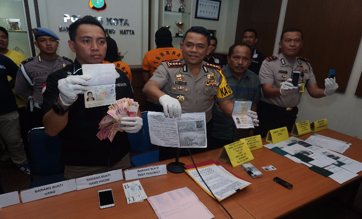 Rapper Kondang Iwa K Tertangkap Bawa Ganja