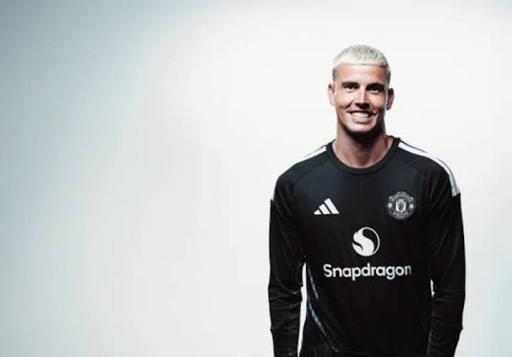 Resmi! Manchester United Datangkan Kiper Leeds United, Jadi Pelapis Senne Lammens