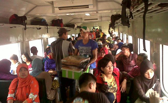 Dulu dan Sekarang, Perjalanan Mudik Naik Kereta Kini Lebih Nyaman