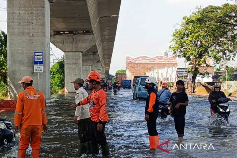 Puncak Banjir Rob Jakarta Utara  Sudah Lewat, Genangan Mulai Surut