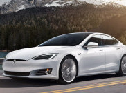 Adu Kekuatan Mobil Listrik, Jagoan Mana Tesla Model S Vs Porsche Taycan Turbo S?