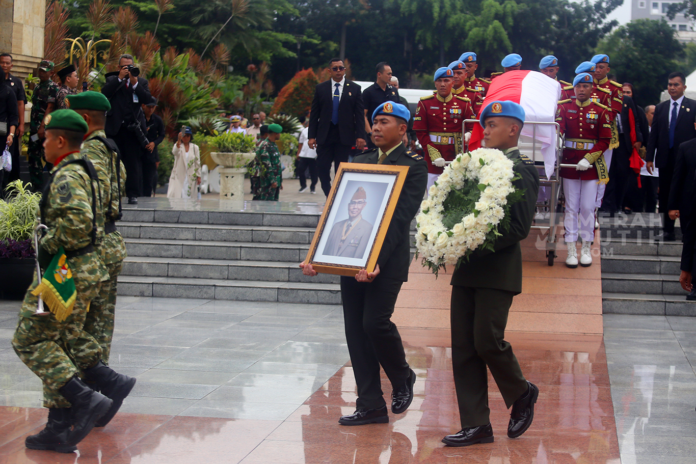 Selama Hidup Mendiang Try Sutrisno Terima 19 Tanda Kehormatan, 5 dari Negara Lain
