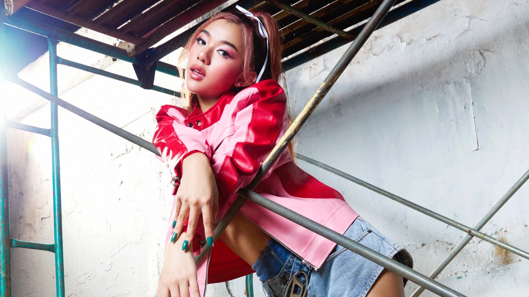 Tarian Energik dalam Video Musik 'Me & U' dari Gabriella Ekaputri
