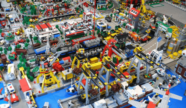 LEGO dan Epic Games Berkolaborasi Garap Metaverse untuk Anak