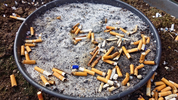 Sepele Tetapi Mengancam Bumi, Kenali Bahaya Limbah Puntung Rokok
