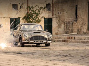 Jelang Bond Day, Aston Martin DB5 Dilelang