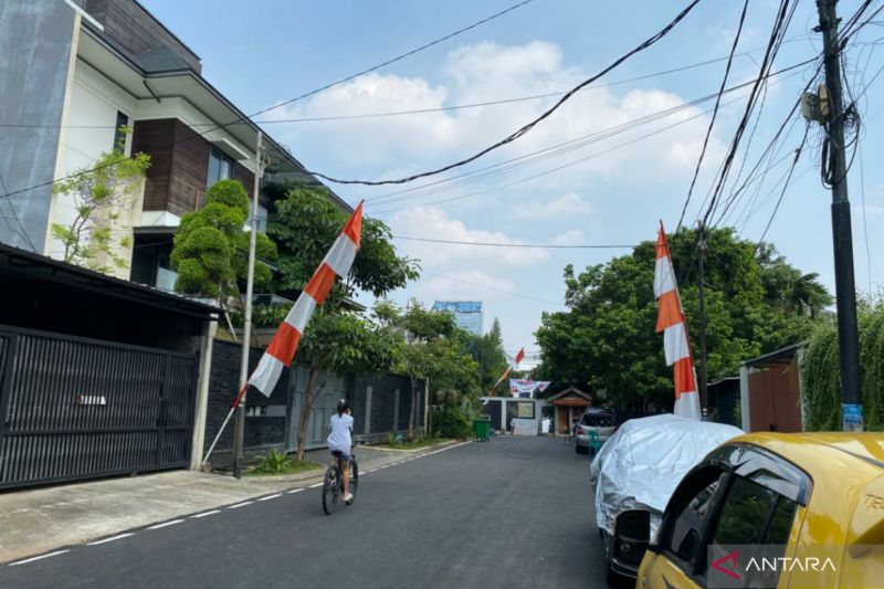 Suasana rumah pribadi Irjen Pol Ferdy Sambo di Jalan Saguling III, Komplek Pertambangan, Duren Tiga, Pancoran, Jakarta Selatan, terlihat sepi pada Rabu (10/8/2022). ANTARA/Luthfia Miranda Putri)