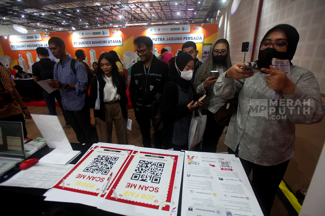 Antusias Pencari Kerja Berburu 12.000 Lowongan di Jakarta Job Festival 2025 