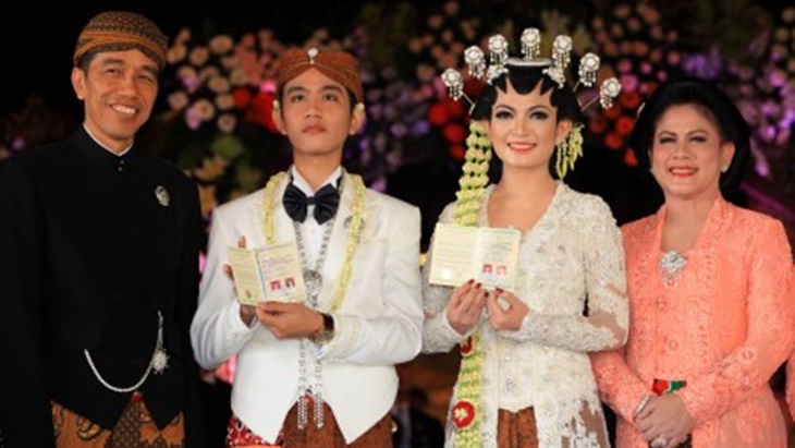 Gibran Rakabumin dan Istri Ikut Tari Tor-tor di Ngunduh Mantu Kahiyang-Bobby
