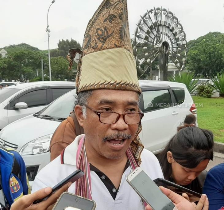  HKBP Filadelfia dan GKI Yasmin natalan di Silang Monas Barat atau tepatnya di depan Istana Negara, Jakarta, pada Rabu (25/12). (Foto: MP/Asropih)