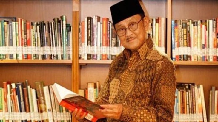 BJ Habibie dan buku