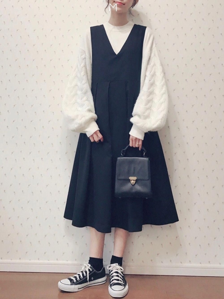 Trivia 3 _ Menggunakan dress sebagai luaran juga menjadi gaya ala Korea (Foto_ Pinterest_stylefashions.us)