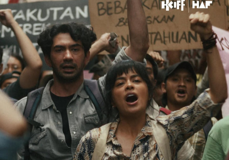 Tak Semua Adegan Novel Masuk Film, Leila S Chudori Ungkap soal Adaptasi 'Laut Bercerita'
