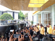 Airlangga Hartarto Sambut Surya Paloh di Kantor Golkar