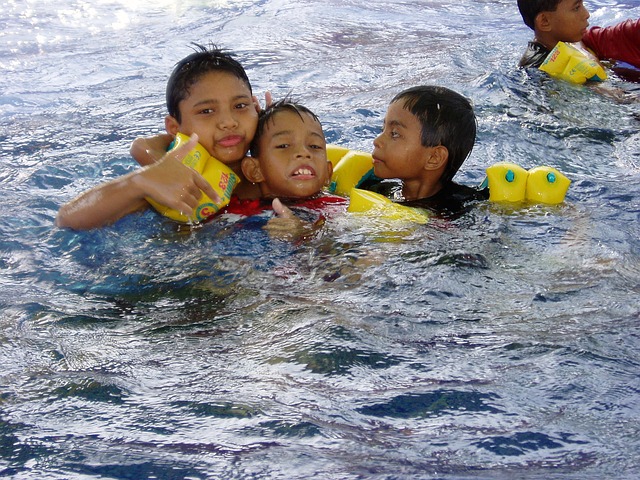 Manfaat Berenang Bagi Tumbuh Kembang Si Kecil