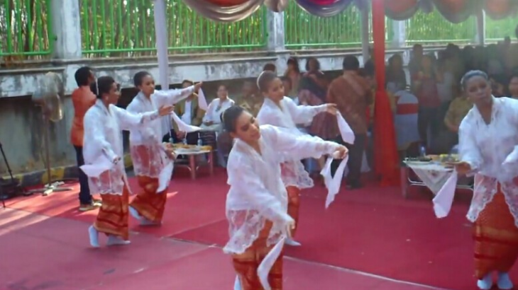 Mengenal Tari Lenso Dari Maluku