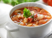 Menu Makanan Sehat Sup Tomat Daging Sapi Asap