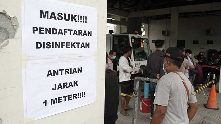 Warga Yogyakarta mendapat disinfektan gratis dari BPBD DIY