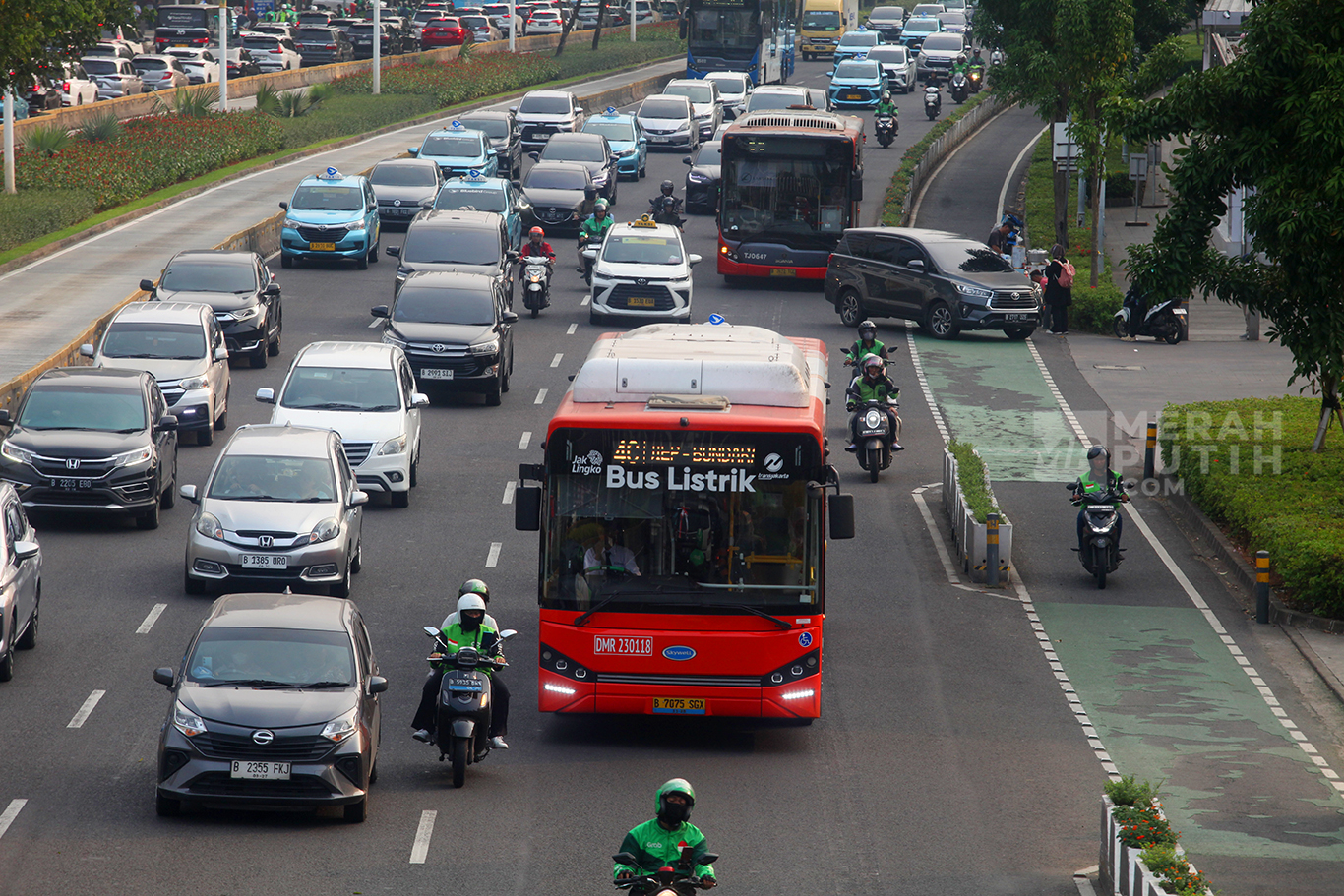 Penambahan 200 Armada Bus Listrik Transjakarta Secara Bertahap pada Tahun 2025 
