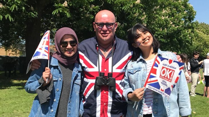 Beratnya Puasa di Negeri Orang, Ada yang Bela-Belain Nonton Pernikahan Pangeran Harry dan Meghan Markle