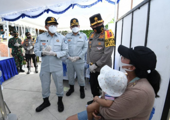 Polisi Apresiasi Masyarakat Ikuti Tes Swab Antigen di Mall Beach Walk Kuta
