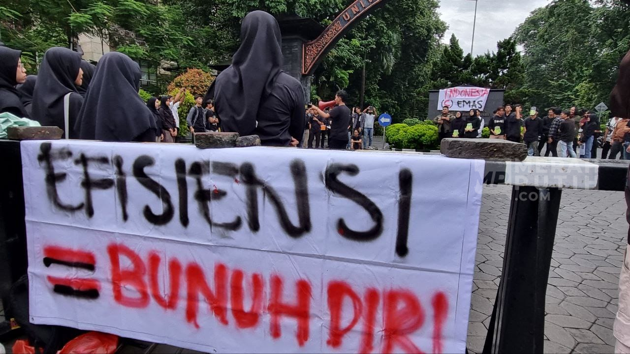BEM UNS Solo Demo 100 Hari Prabowo, Soroti Kebijakan Pemangkasan Anggaran