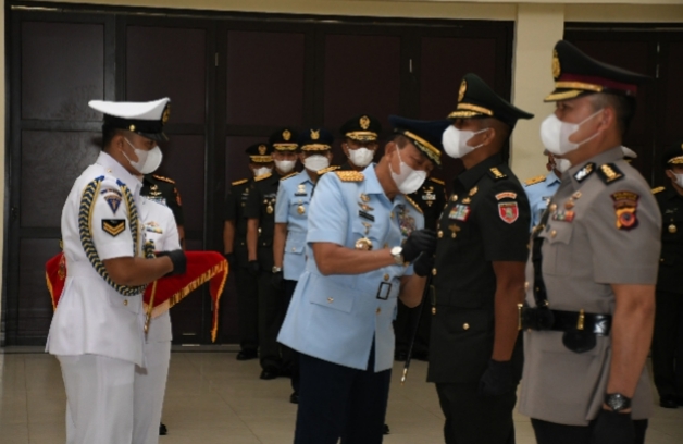 Komandan Sekolah Staf dan Komando TNI (Dansesko TNI) Marsekal Madya TNI Dedy Permadi membuka Pendidikan Reguler ke-48 Sesko TNI. Foto: Humas Puspen TNI